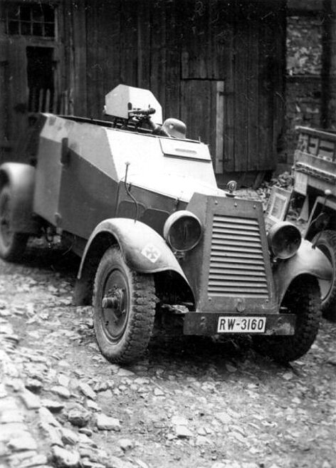 Maschinengewehrkraftwagen Sd.Kfz.13 «Adler» 