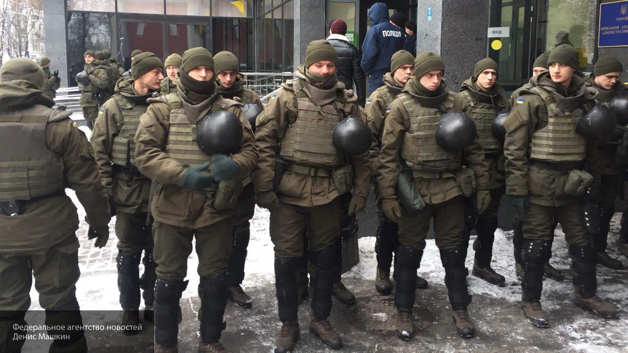 Во Львове правоохранители не пускают граждан России на участки для голосования