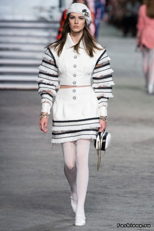 Chanel 2019 круизная коллекция Chanel 2019 круизная коллекция