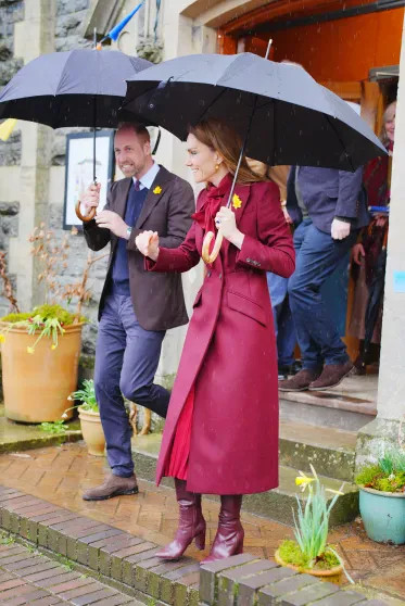 Кейт Миддлтон и принц Уильям приехали с визитом в Уэльс alexander macqueen,instagram (инстаграм),социальная сеть,oriel daviesкейт,галерея,phil noble,Кейт Миддлтон,король карл (iii),принц Джордж,принцесса Диана,принцесса Шарлотта,принц Луи,принц Уильям,святой давид