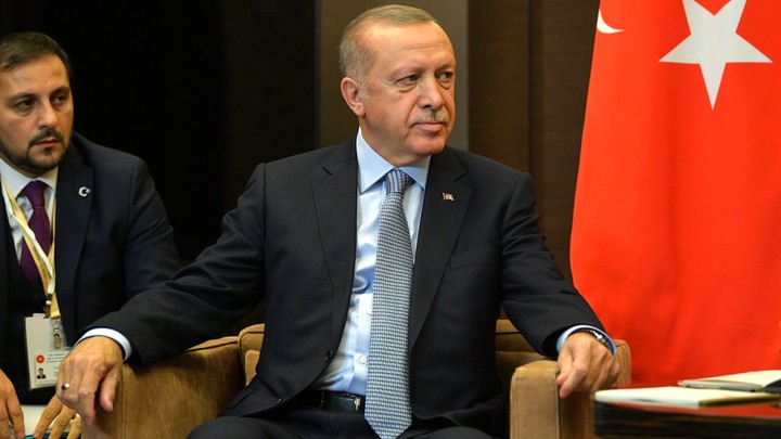 Будет так, как скажет Россия: Возмущения Эрдогана из-за атаки ВКС РФ в Сирии сочли пшиком