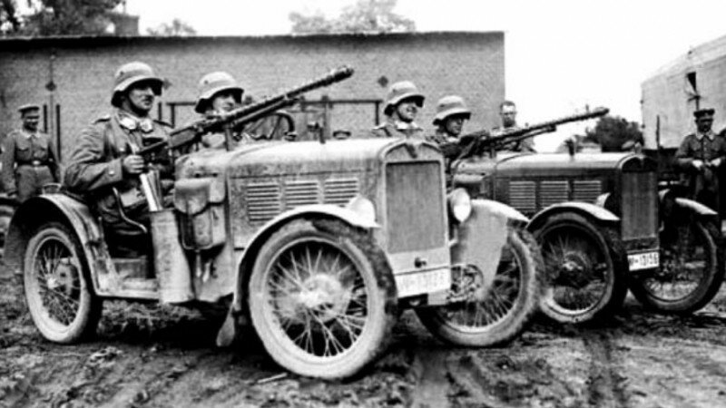 Maschinengewehrkraftwagen Sd.Kfz.13 «Adler» 