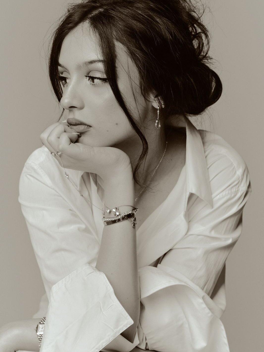 Стас Михайлов поделился редкими фото старшей дочери — поклонники певца сражены красотой девушки Михайлов, похожа, Андрей, Иванны, дочери, Иванна, отношений, также, Очень, социальные, младшая, после, красивая, мужем, образе, Канчельскис, очень, Беллуччи, женой, Михайлова