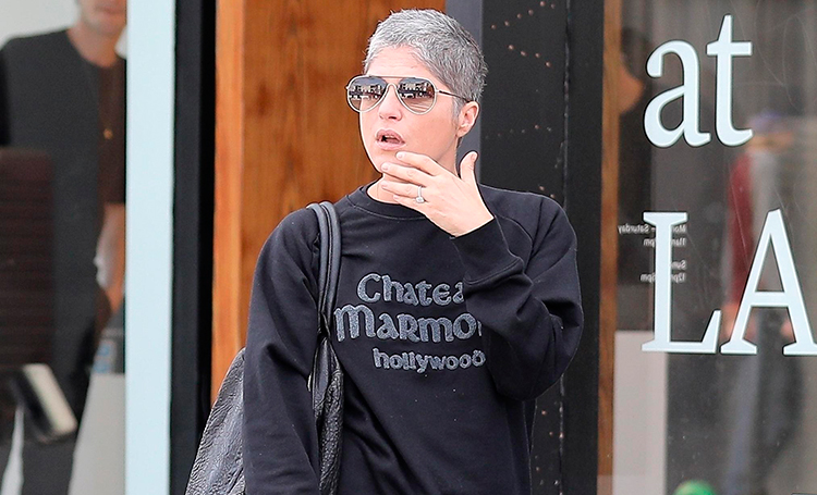 Страдающая рассеянным склерозом Сэльма Блэр спровоцировала слухи о помолвке