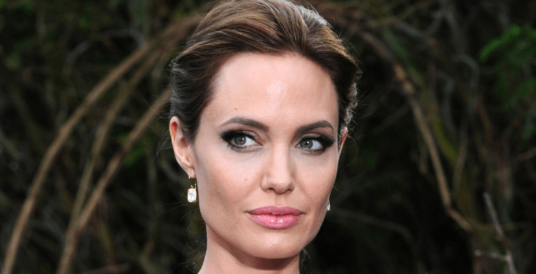 Анджелина Джоли обвиняет Брэда Питта в домашнем насилии