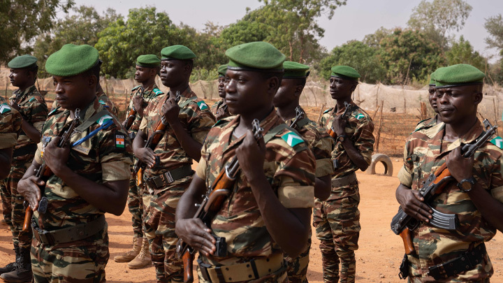 "БЕЗОПАСНОСТЬ НЕ ГАРАНТИРУЕМ": НИГЕР ОБЪЯВИЛ БОЛЬШУЮ АФРИКАНСКУЮ ВОЙНУ?