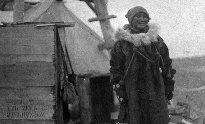 Кухарку забыли на острове в Арктике и корабль отплыл. Женщина жила 6 месяцев с белыми медведями