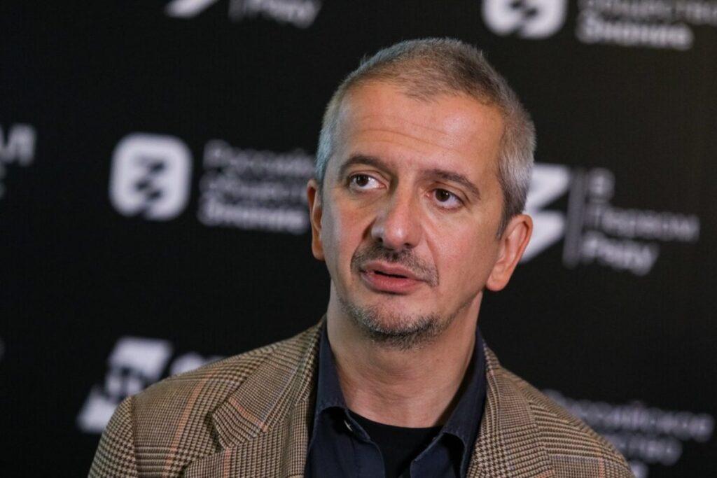 Богомолов попросил освободить его от должности ректора Школы-студии МХАТ