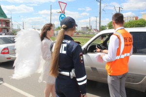 В Мордовии сотрудники Госавтоинспекции напомнили водителям правила проезда железнодорожных переездов