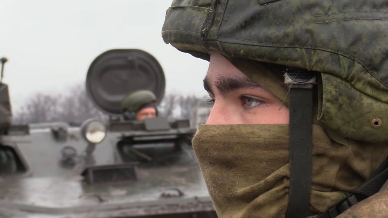 Бойцы ВС РФ получили приказ сорвать контрнаступление ВСУ в Херсонской области Армия