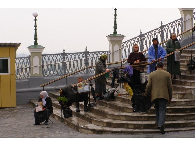 Вместе с русофобией на украинские улицы вернулись 90-е Вместе с русофобией на украинские улицы вернулись 90-е украина