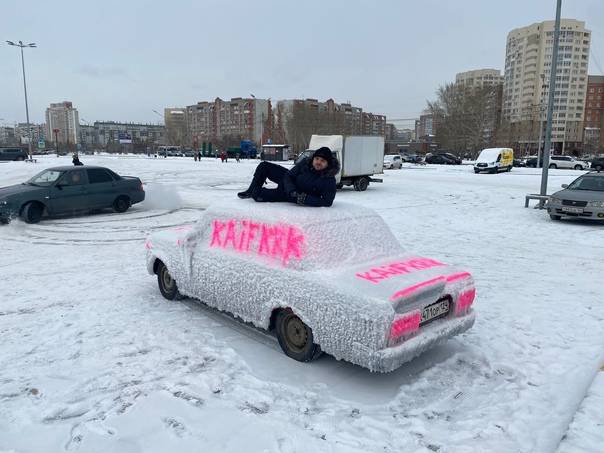 Пранкера из Красноярска привлекли к ответственности за вождение обледенелого «Жигули» 