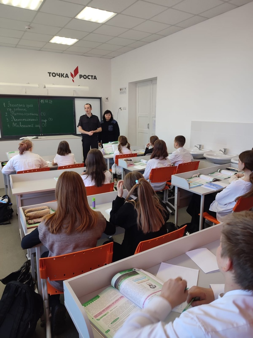 В рамках оперативно-профилактического мероприятия «Твой выбор» полицейские Невьянска провели беседу со школьниками