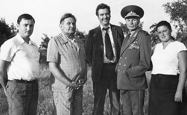 Василий Степанович Петров с родственникам. Фото из открытого доступа