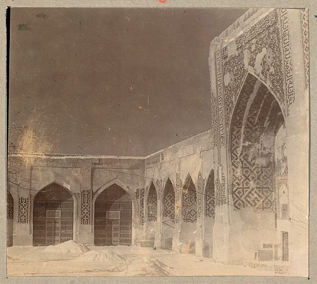 Courtyard of the Tillia-Kari Medrese. Samarkand.
