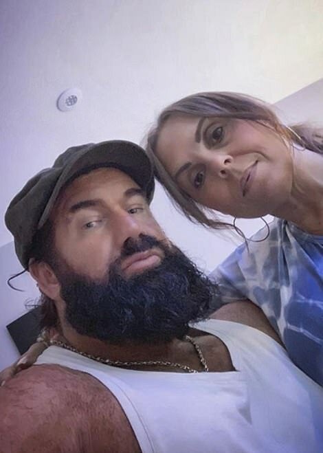 Любящий муж создал для жены райский остров на заднем дворе 