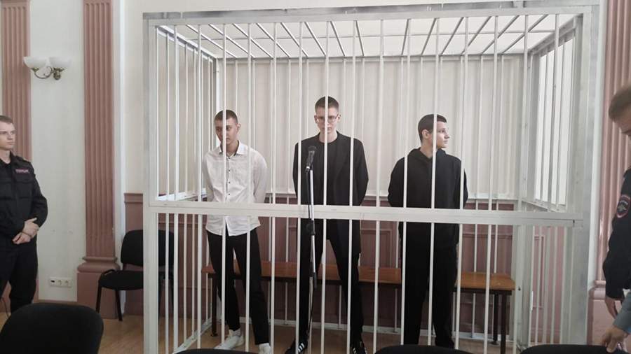 В Волгограде троих мужчин приговорили к колонии за убийство продавца приставки