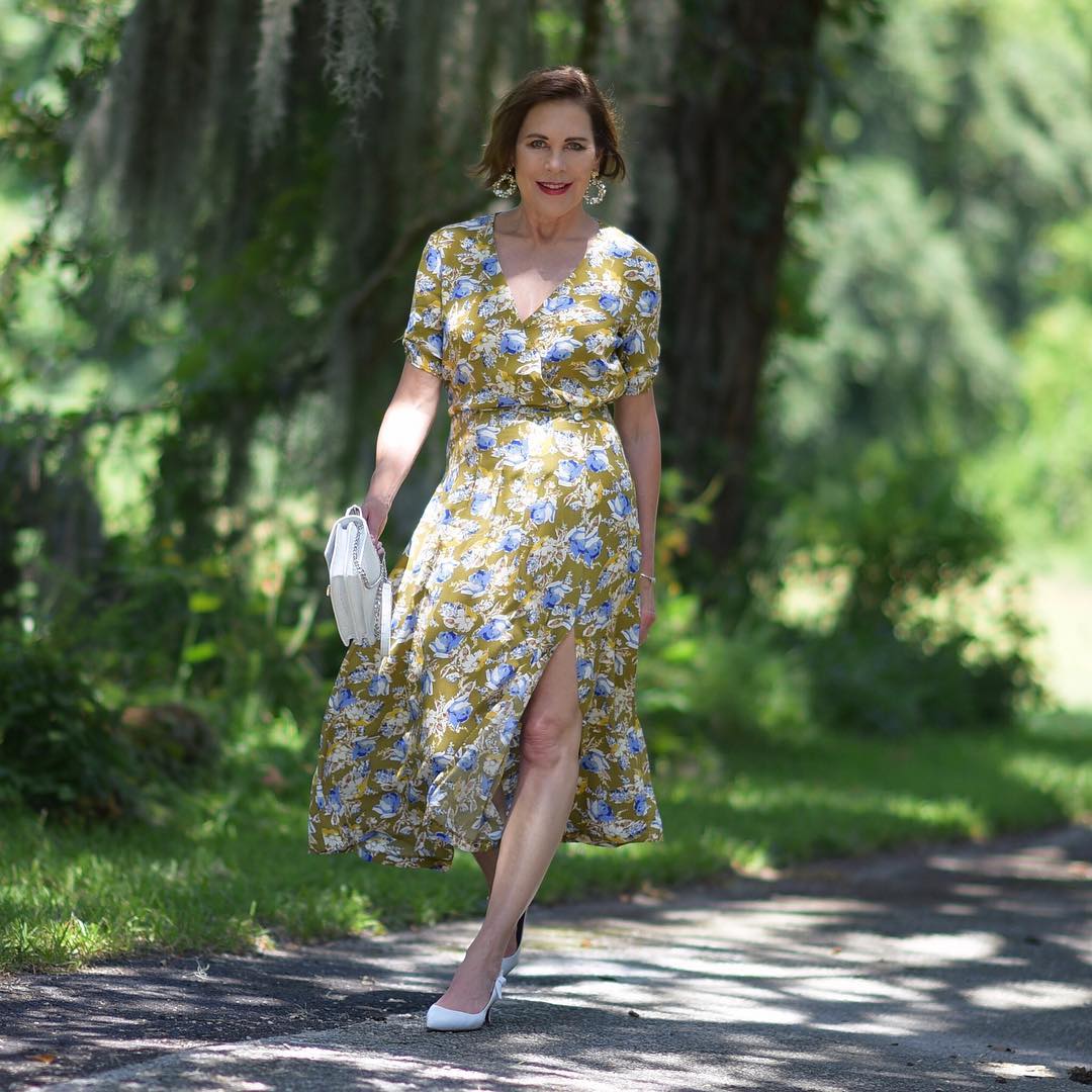 Летние платья для женщин 50 лет: 30 ярких образов для стильных дам