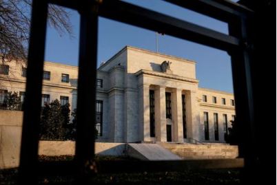 FILE PHOTO: The Federal Reserve building is seen in Washington, U.S., January 26, 2022. REUTERS/Joshua Roberts/File Photo