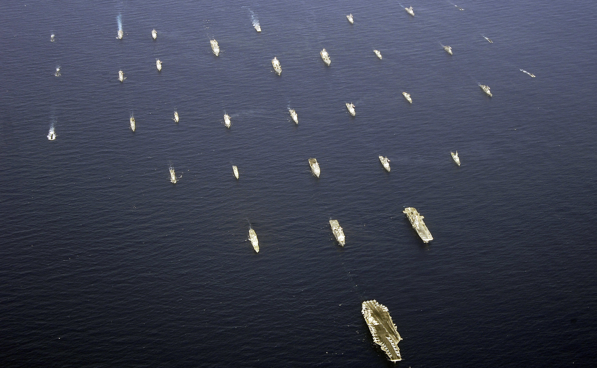 Авианосная группа ВМС США. Источник: AFP. Фото: © MCSN JAMES R. EVANS / US DEPARTMENT OF DEFENSE.