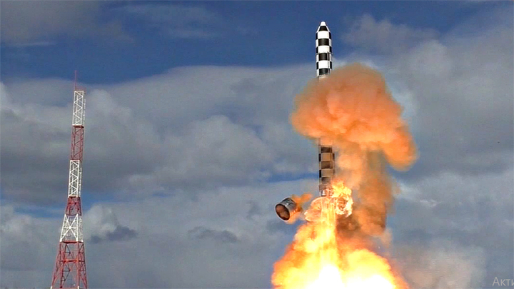 "САРМАТ": 200 ТОНН СМЕРТИ, КОТОРЫЕ ЗАСТАВЯТ США ПЛАТИТЬ И КАЯТЬСЯ