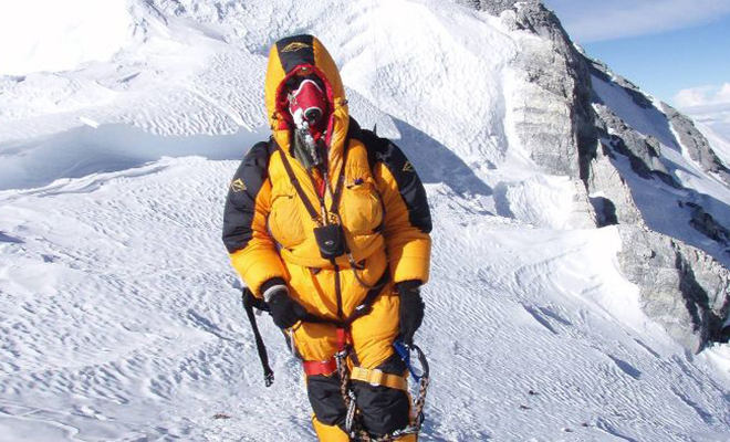 Человек провел ночь на вершине Эвереста: история Линкольна Холла Культура