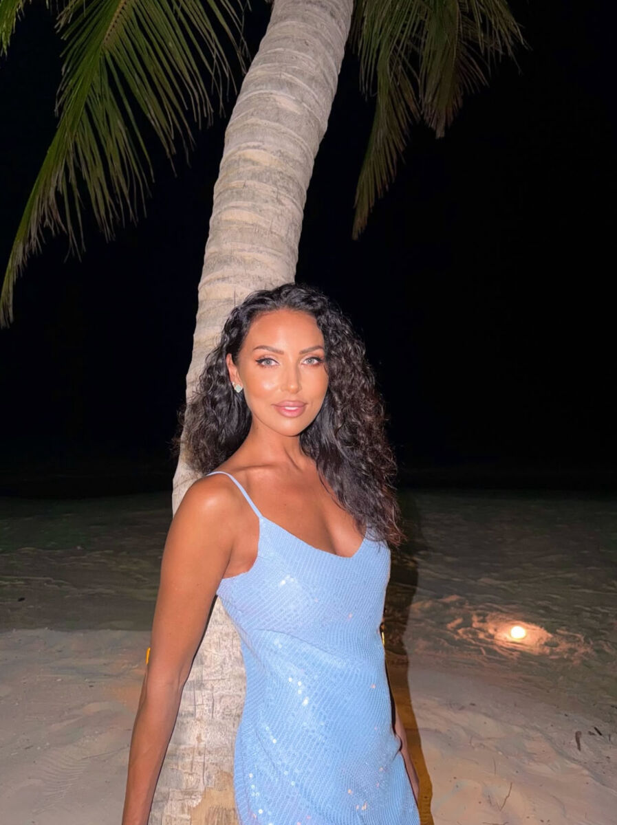 Алсу в блестящем платье на берегу океана воплотила образ «Русалочки»