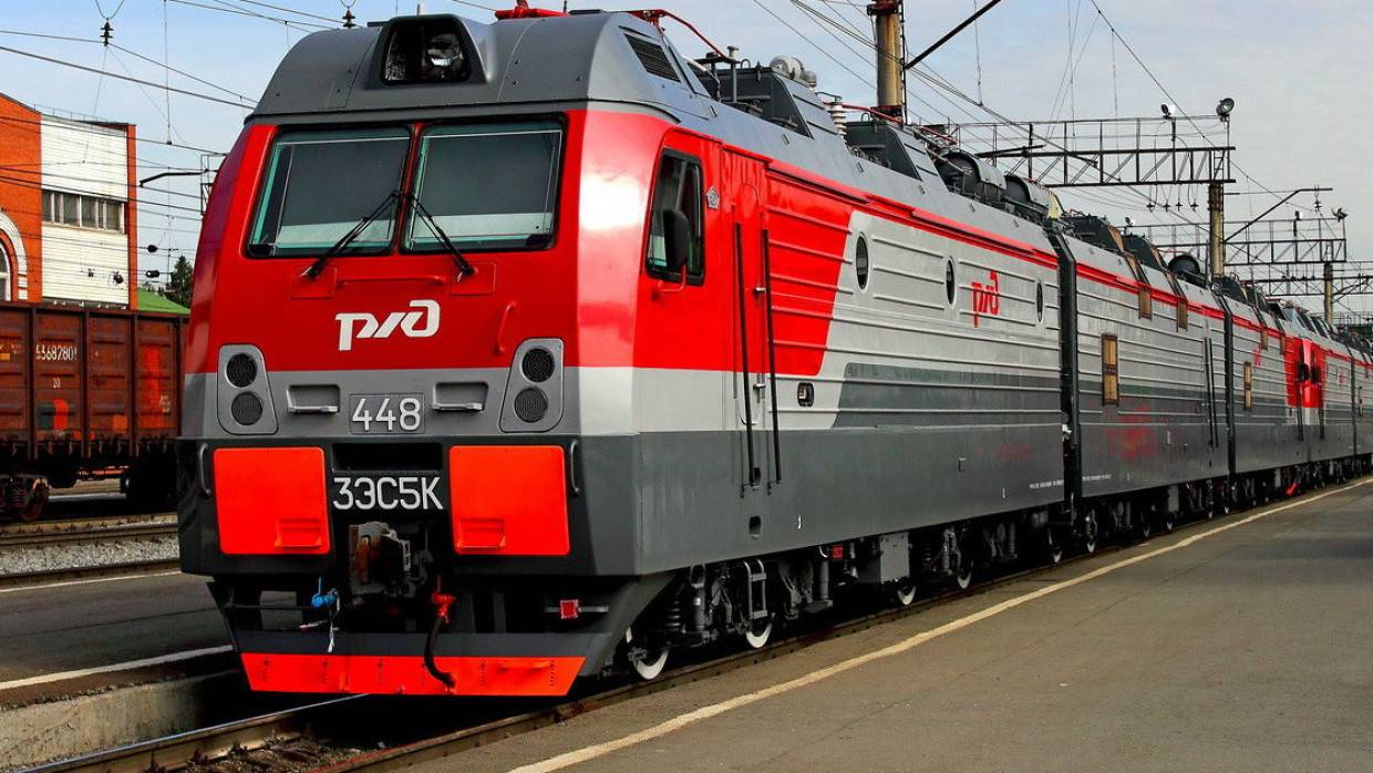 Поезда дальнего следования до Москвы задерживаются из-за аварии на железной дороге в Перми