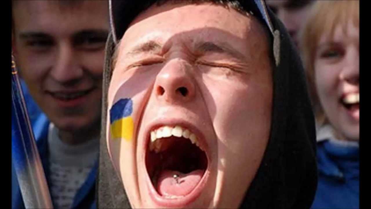 Хохлы радуются крокус. Украинцы плачут. Украинец смеется. Хохол.