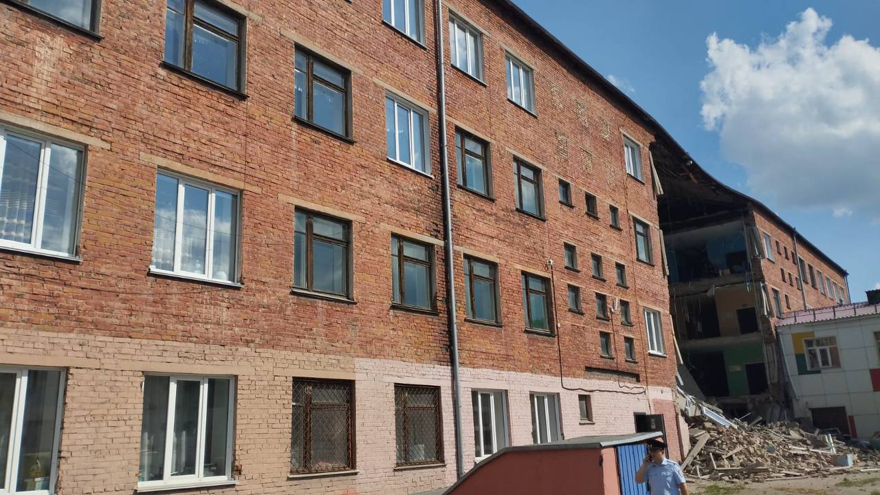 Четыре этажа Дома творчества обрушились в Кузбассе: возбуждено уголовное дело