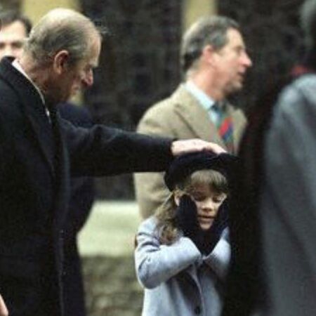 Принцесса Евгения познакомила принца Гарри с сыном Августом: детали встречи Монархи,Британские монархи