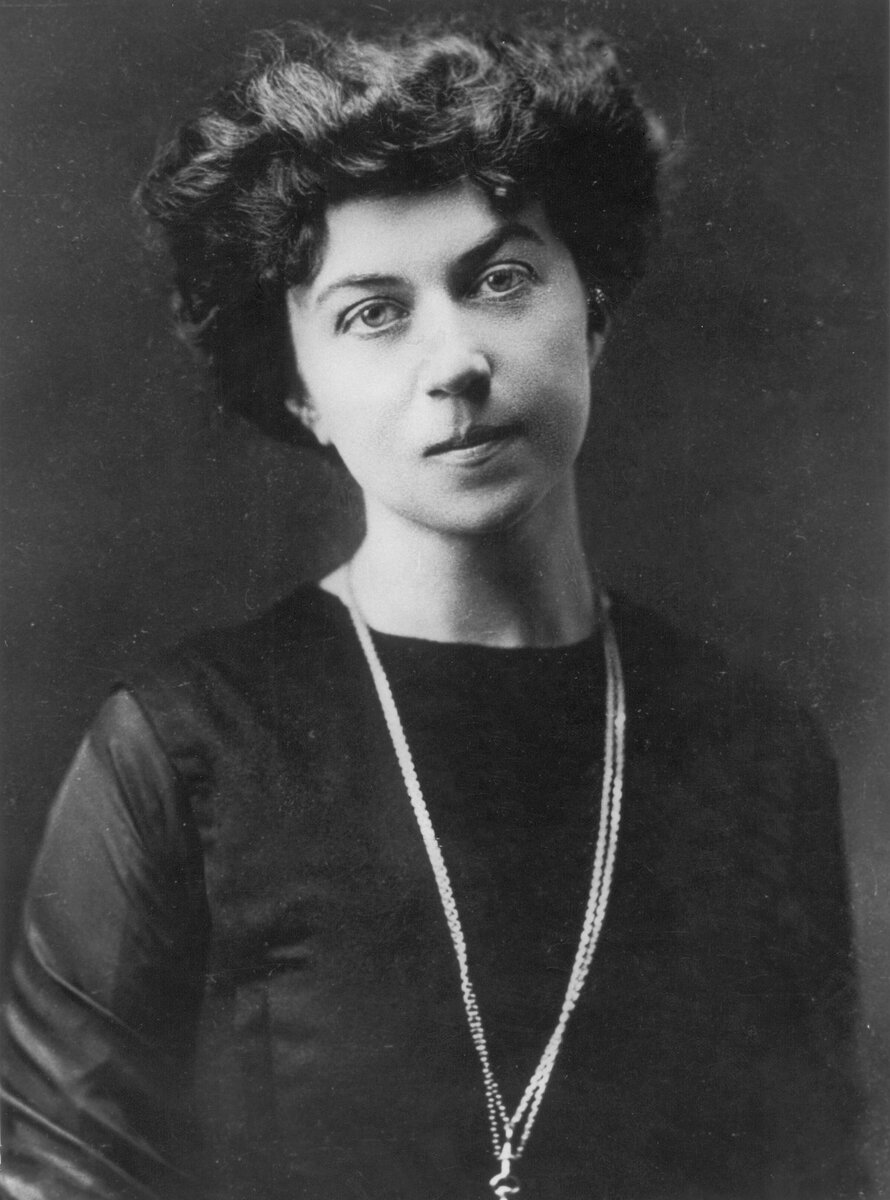 Александра Михайловна Коллонтай около 1900 года