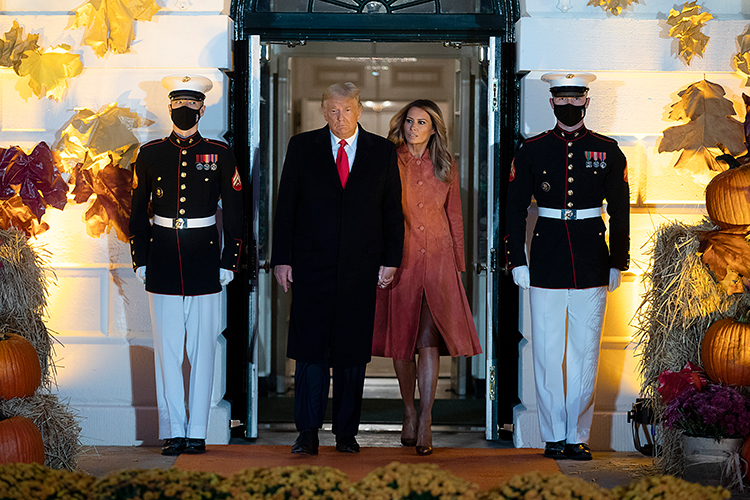 Страшно красиво: Дональд и Мелания Трамп отпраздновали Хэллоуин в Белом доме Страшно красиво: Дональд и Мелания Трамп отпраздновали Хэллоуин в Белом доме Звезды,Новости о звездах