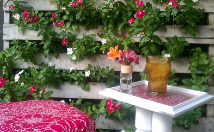 Поделки для интерьера. Столик из банок и кашпо из ниток Поделки для интерьера. Столик из банок и кашпо из ниток идеи