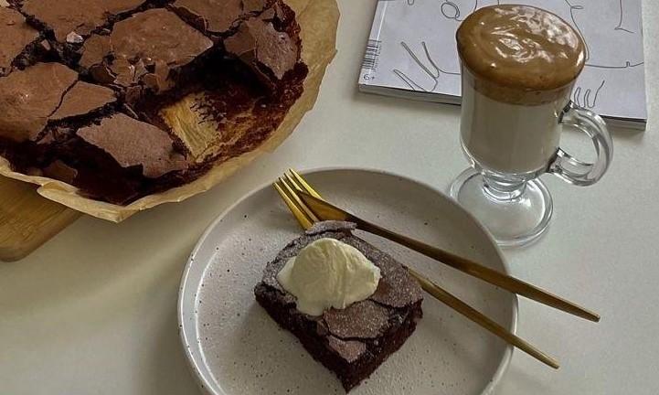 Постный десерт: рецепт брауни с кремом из авокадо — попробуете один раз, не забудете никогда