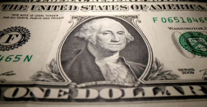 FILE PHOTO: A U.S. dollar banknote is seen in this illustration taken May 26, 2020. REUTERS/Dado Ruvic/Illustration/File Photo/File Photo