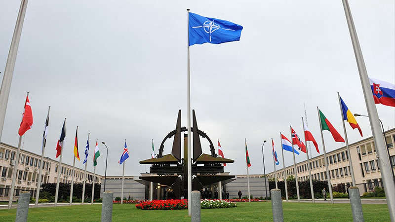 Захарова заявила о превращении ЕС в агрессивную машину НАТО Армия
