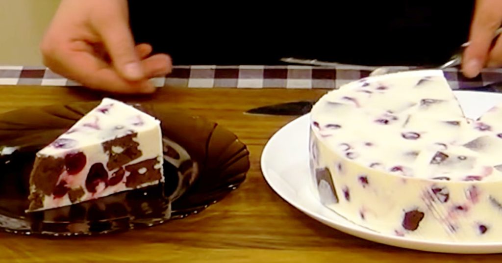 Божественный торт-суфле с вишнями