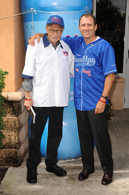 Ларри Кинг и его женщины: семь жен и две невесты знаменитого тележурналиста Звездные пары