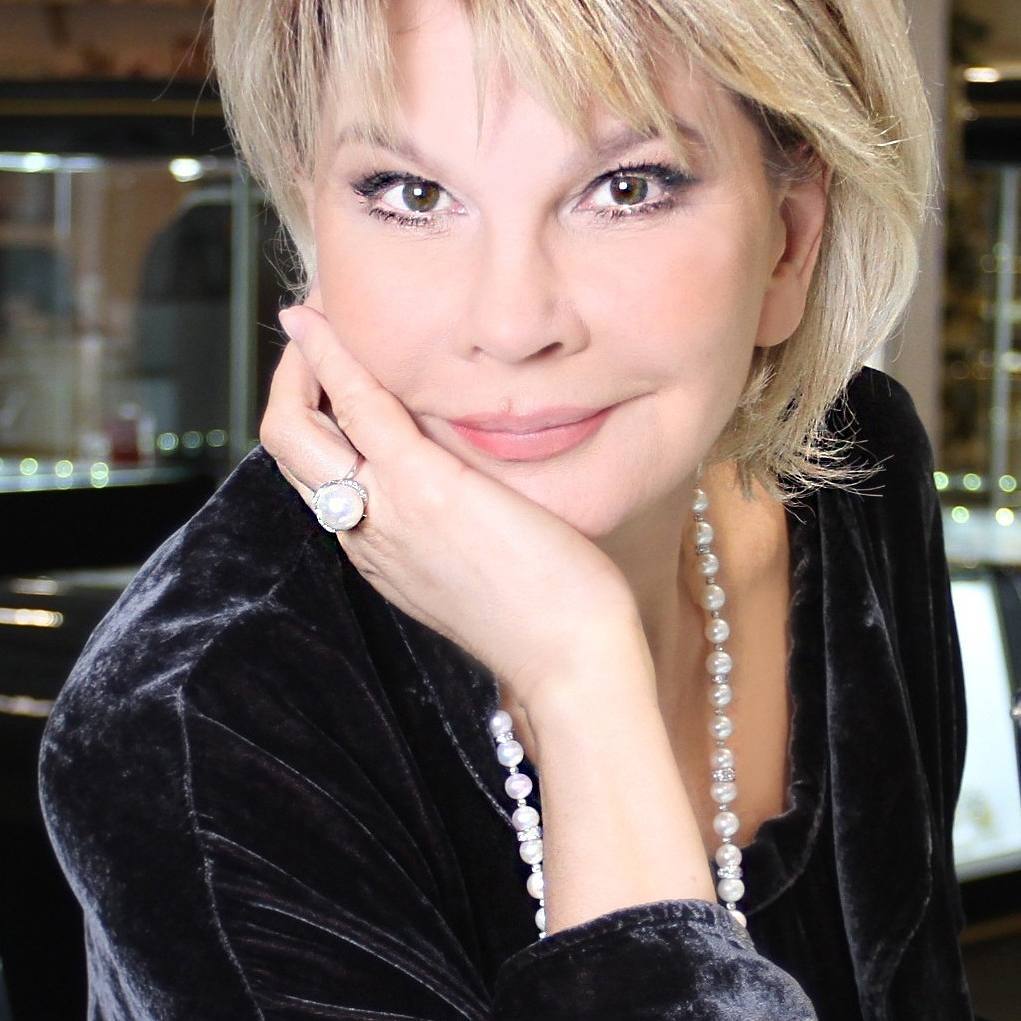 В Сети ожесточенно спорят, кто красивее:Татьяна Веденеева или Лайма Вайкуле? А вам как кажется? В Сети ожесточенно спорят, кто красивее:Татьяна Веденеева или Лайма Вайкуле? А вам как кажется? актрисы,женщины,красота,фотографии