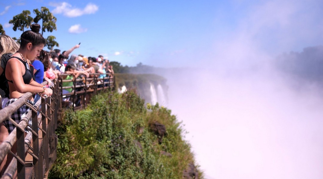 Национальный парк «Игуасу» привлекает туристов, несмотря на пандемию Аргентина,Бразилия,Игуасу,национальные парки