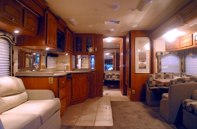 Люксовый автобус в Москве подловили,приколы,фото приколы