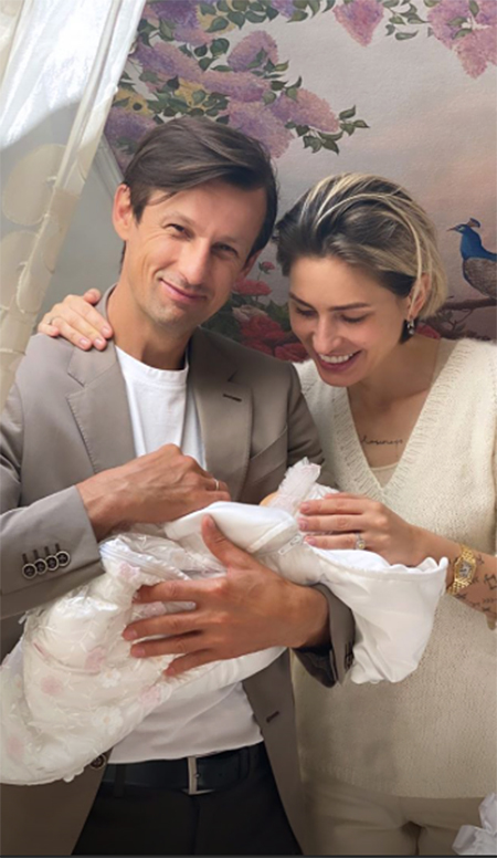 Сергей и Анна Семак поделились первой фотографией с внучкой Евой Дети,Дети знаменитостей