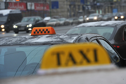 В Москве таксист изнасиловал уснувшую пассажирку Россия