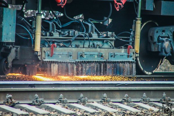 Как и зачем шлифуют рельсы? Как и зачем шлифуют рельсы? поездка