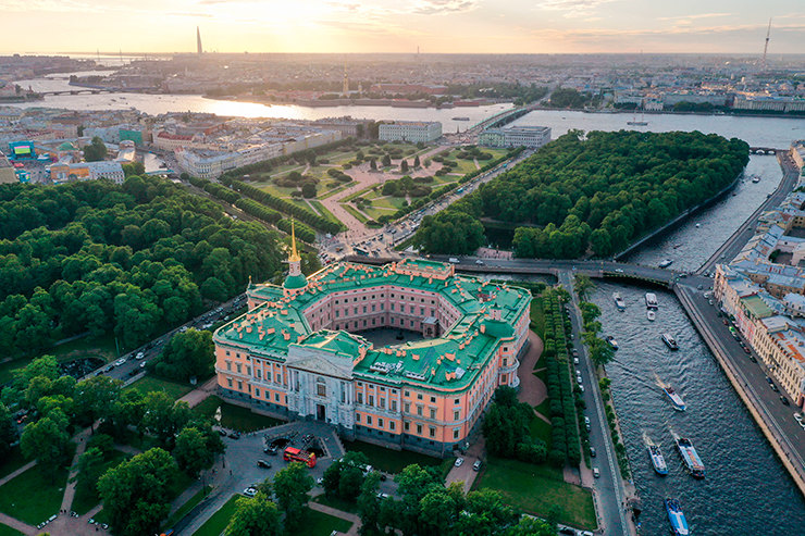 Михайловский замок в Санкт-Петербурге 