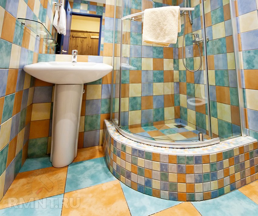 7 материалов для отделки ванной комнаты: от плитки до обоев