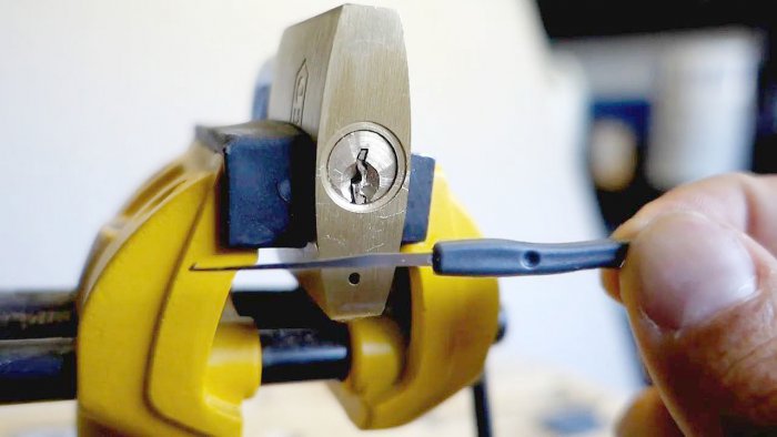 Как вытащить обломок ключа из замка ключ в замке,мастер на все руки,полезные советы