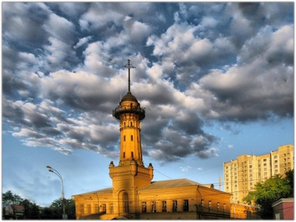 Пожарная каланча. Пожарная каланча в Сокольниках. Пожарная каланча в Москве Сокольники. Каланча в Сокольниках Москва. Пожарная башня в Сокольниках.