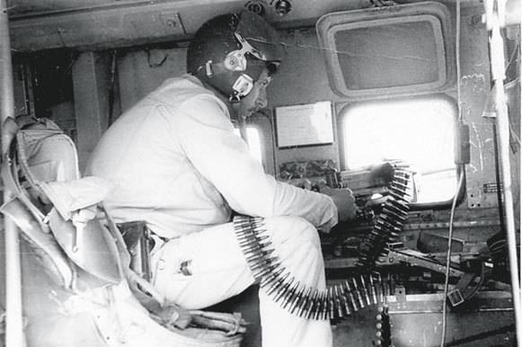 Байки старого техника. Гранаты в стаканах и лычки старшины